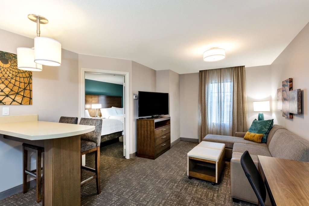 Двухместный люкс c 1 комнатой Staybridge Suites - Fort Lauderdale Airport - West, an IHG Hotel