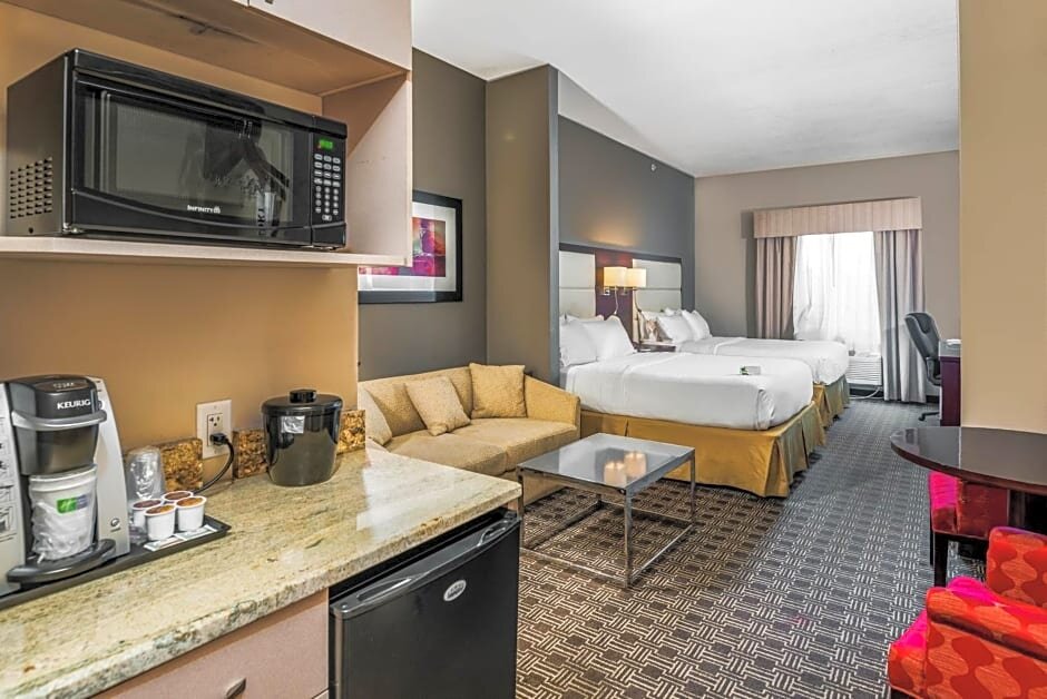 Двухместный номер Executive Holiday Inn Express & Suites Lantana, an IHG Hotel