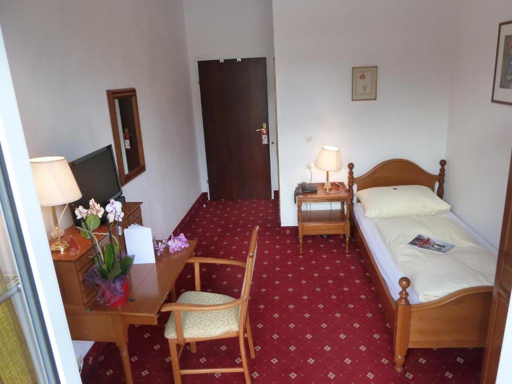 Standard Einzel Zimmer mit Balkon Hotel Mozart Bad Gastein
