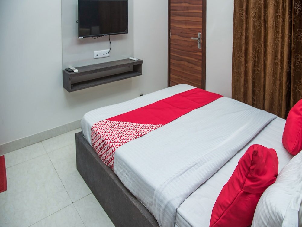 Standard Double room OYO 24952 Laxmi Jodhpur Hotel
