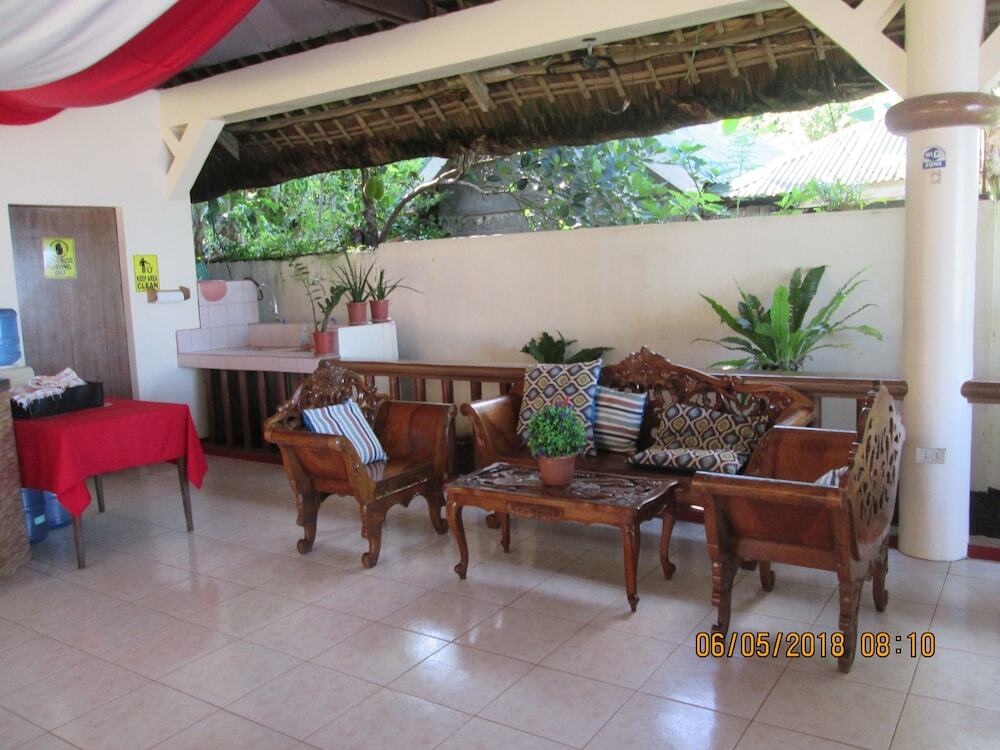 AGM Beachfront Resort & Resto 栋索尔