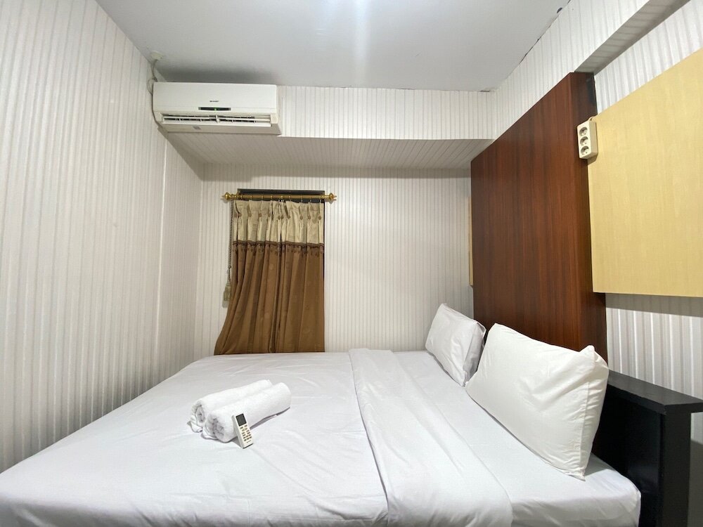Standard Zimmer Stylish & Strategic 2BR at Gateway Ahmad Yani Cicadas Apartment near Mall