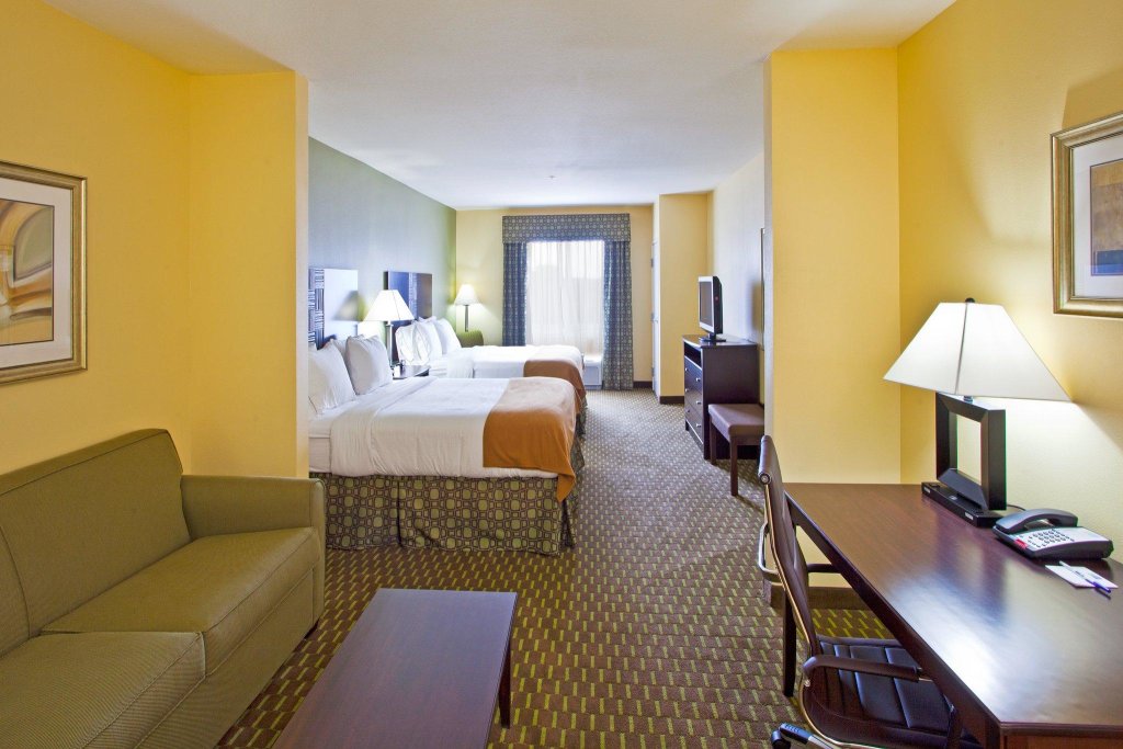 Двухместный люкс Holiday Inn Express and Suites Saint Augustine North, an IHG Hotel