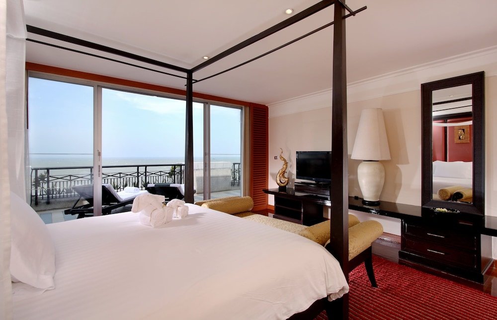 Ayuthaya Suite with balcony Hilton Hua Hin Resort & Spa