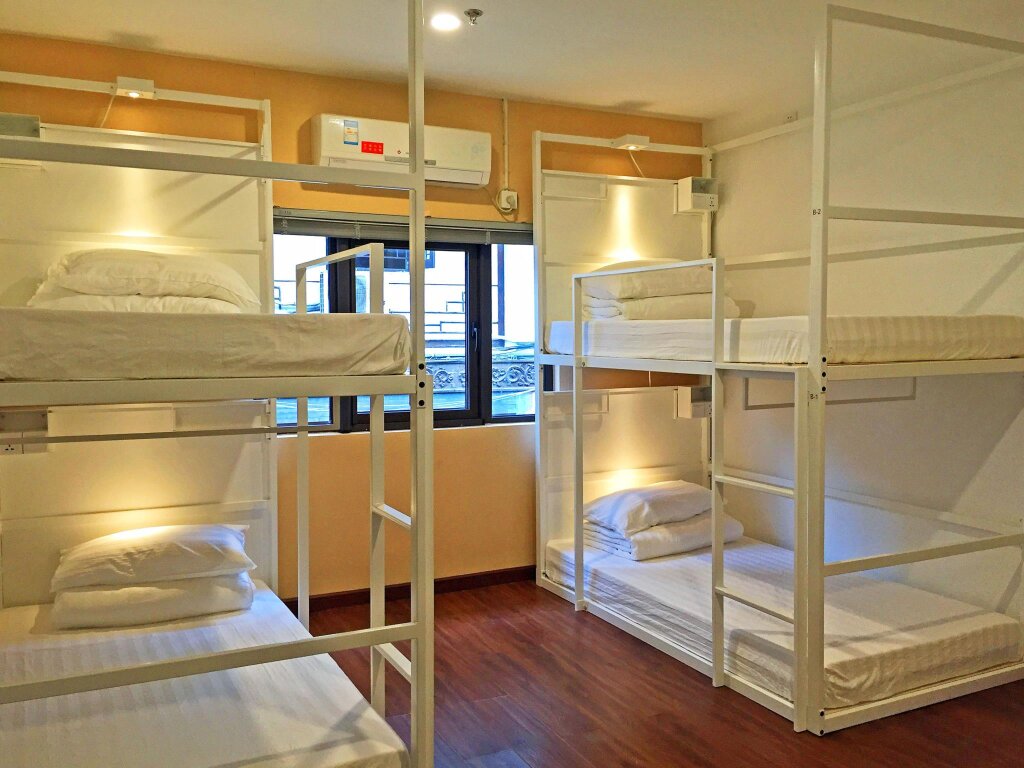 Кровать в общем номере (мужской номер) Onederz Hostel Hangzhou