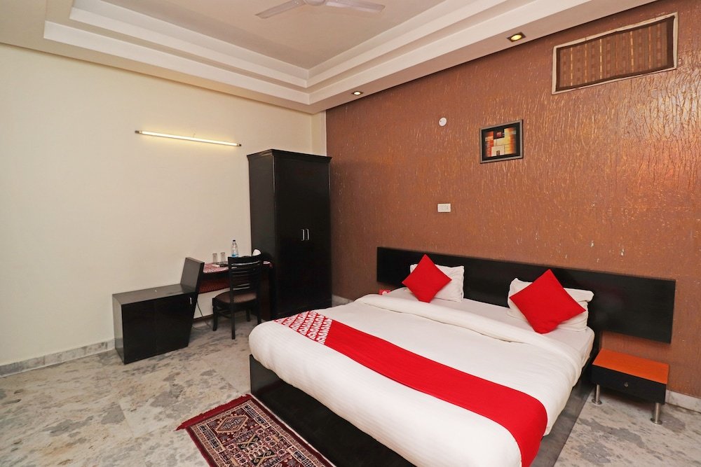 Номер Standard OYO 29008 Mannat Residency Hotel