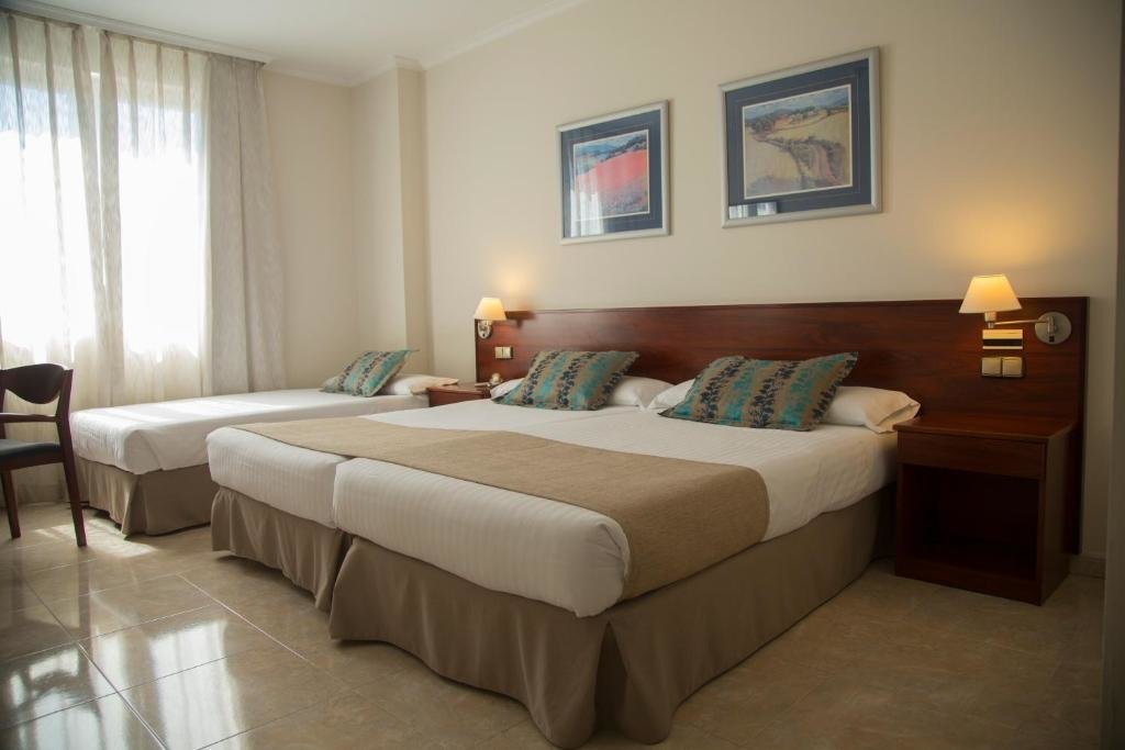 Standard Dreier Zimmer Hotel Checkin Valencia Ciscar