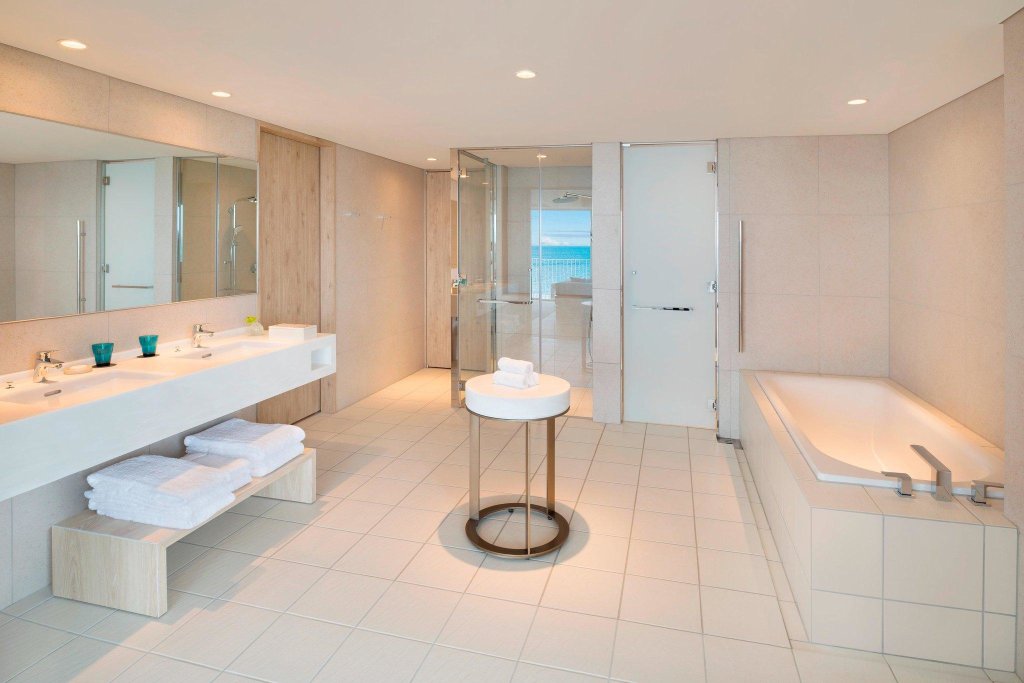 Двухместный полулюкс IRAPH SUI, a Luxury Collection Hotel, Miyako Okinawa