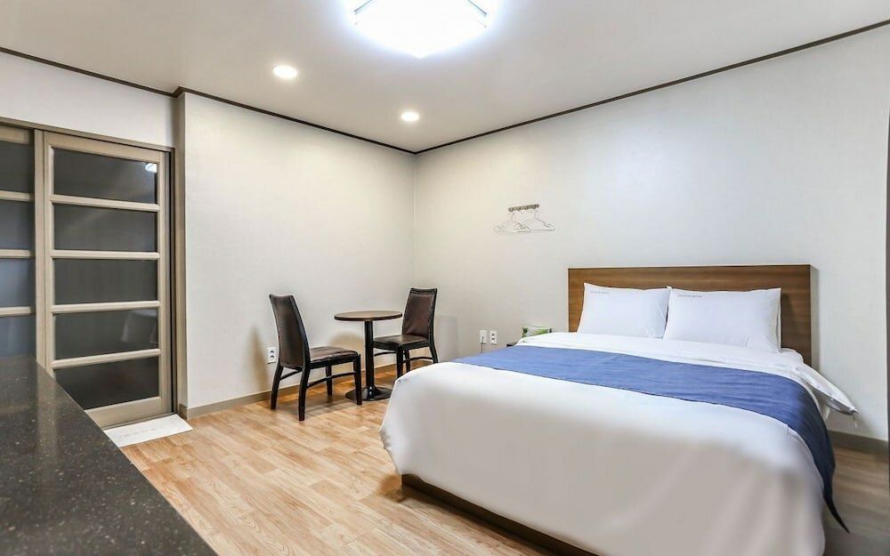 Deluxe room Hyundae Motel