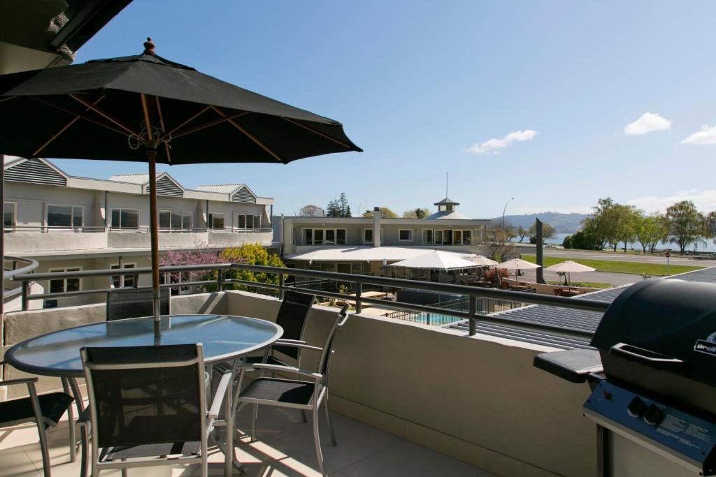 Апартаменты с 3 комнатами с видом на озеро Anchorage Resort Taupo NZ