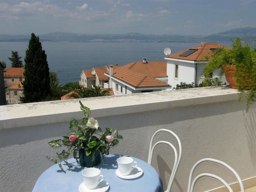 1 Bedroom Apartment with sea view Villa Renipol Adults only