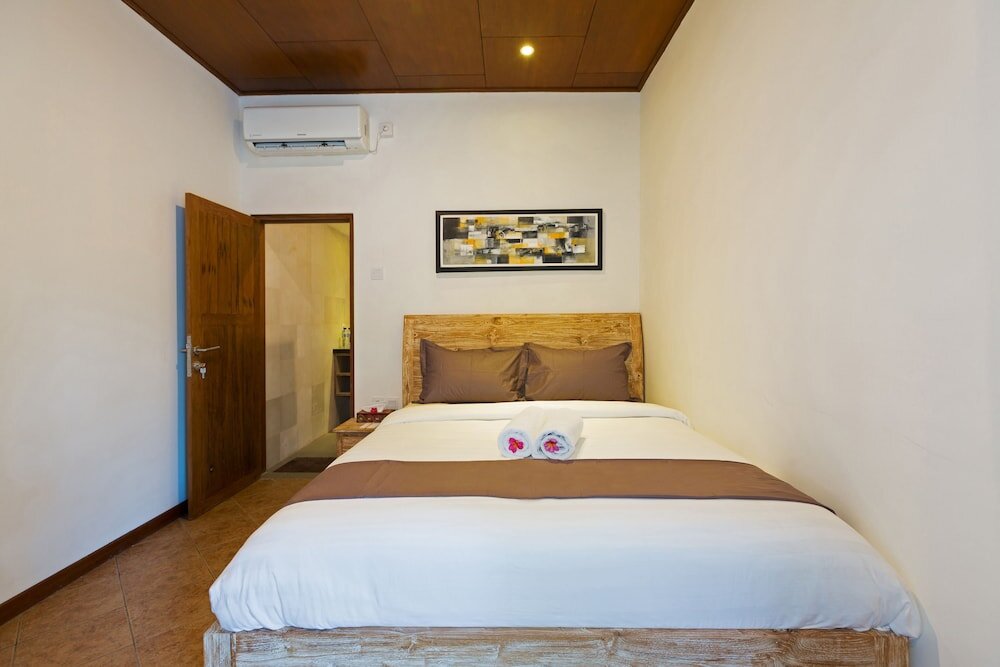 Deluxe Double room with balcony and with garden view Bale Seminyak