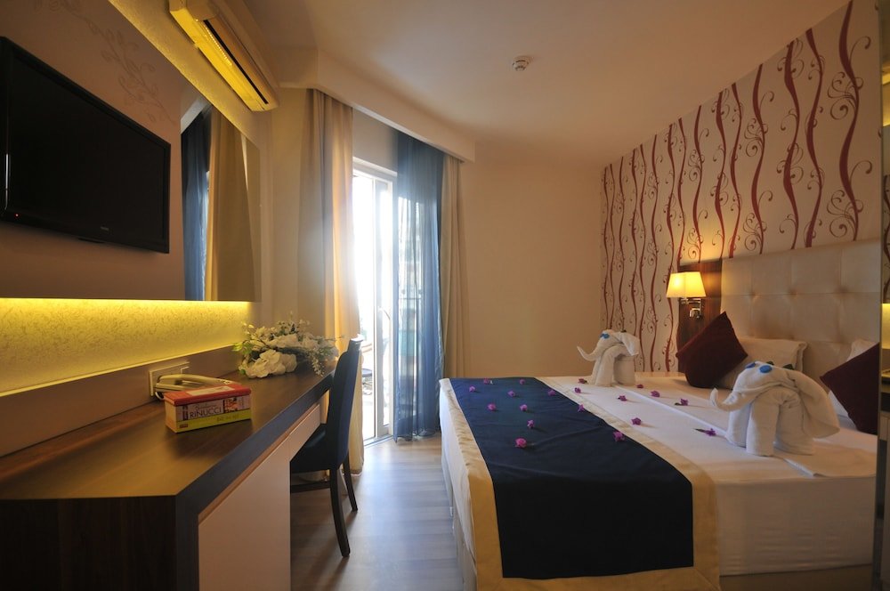 Standard Single room with balcony Kleopatra Micador Otel