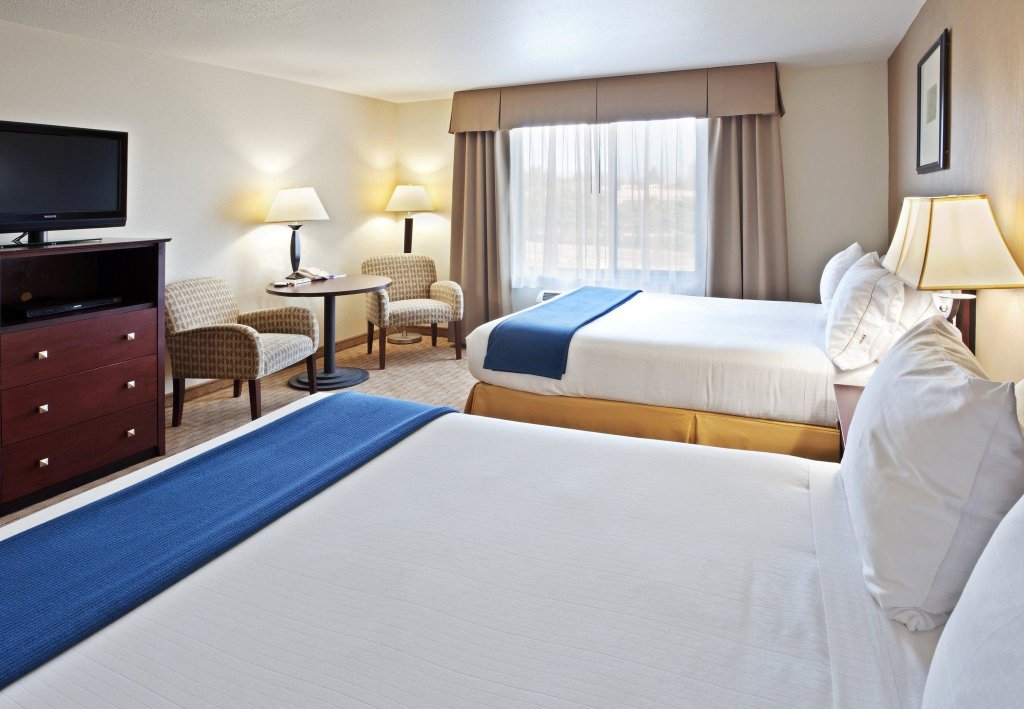 Двухместный номер Standard Holiday Inn Express Hotel & Suites Vancouver Mall-Portland Area, an IHG Hotel