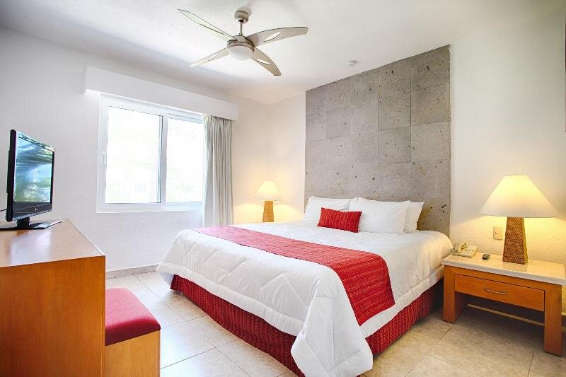 Suite 1 dormitorio frente al océano Suites Family Emotion By Marival Resort All Inclus