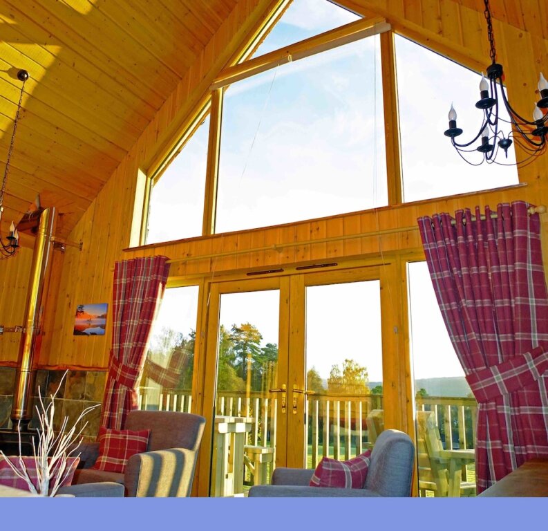 3 Bedrooms Standard room with balcony The Cabins, Loch Awe