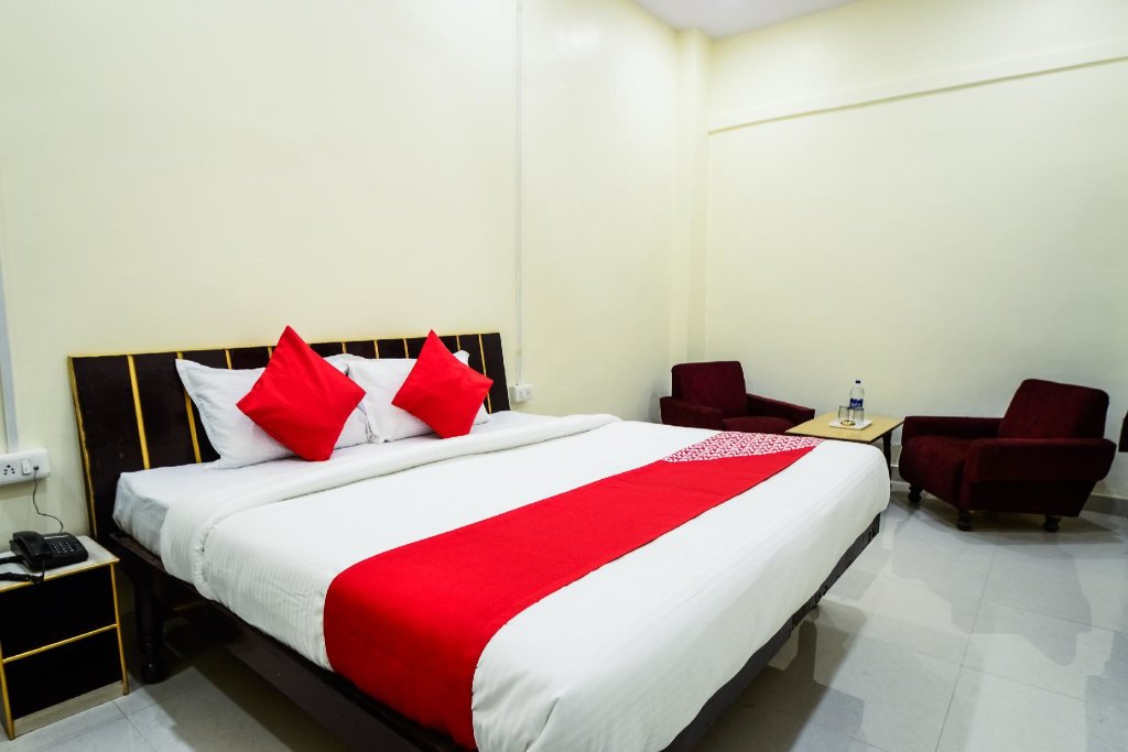 Standard Double room OYO Flagship Hotel Panghat