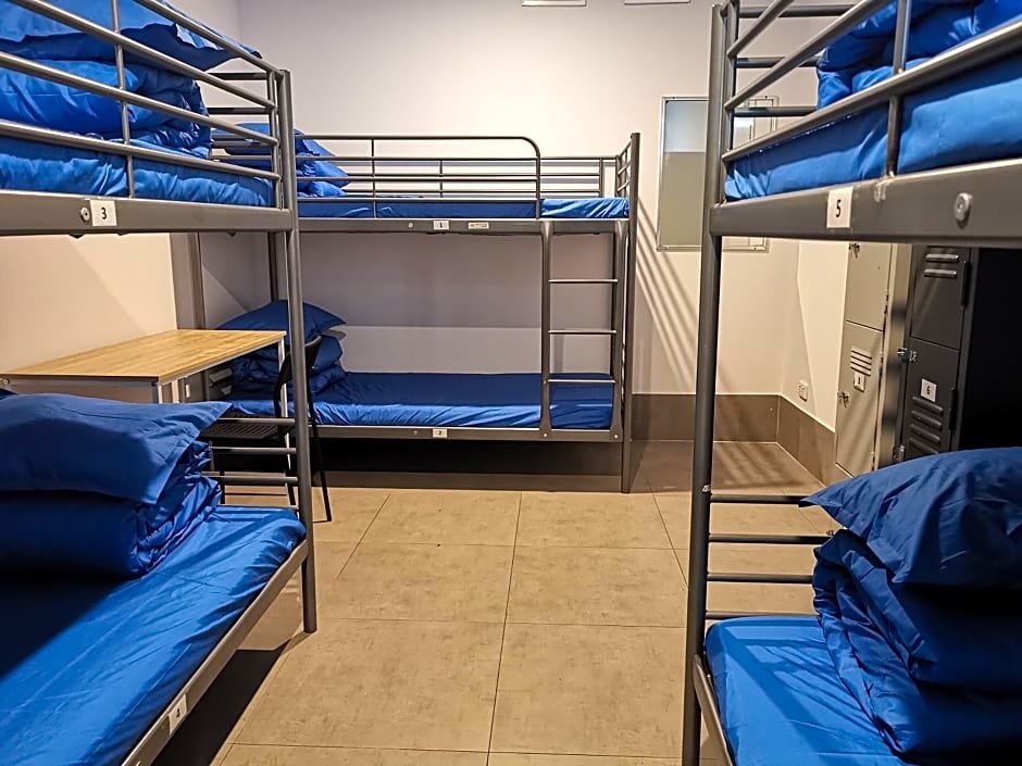 Кровать в общем номере (женский номер) Quokka Backpackers Hostel Perth - note - Valid passport required to check in