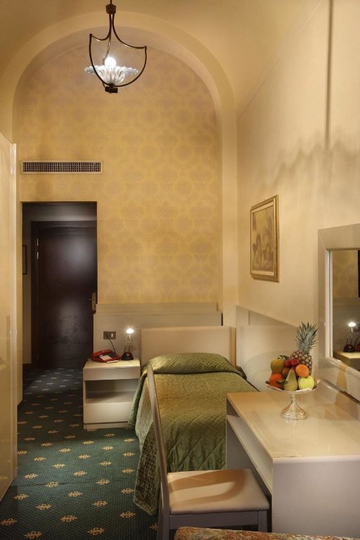 Одноместный номер Classic Grand Hotel Plaza & Locanda Maggiore