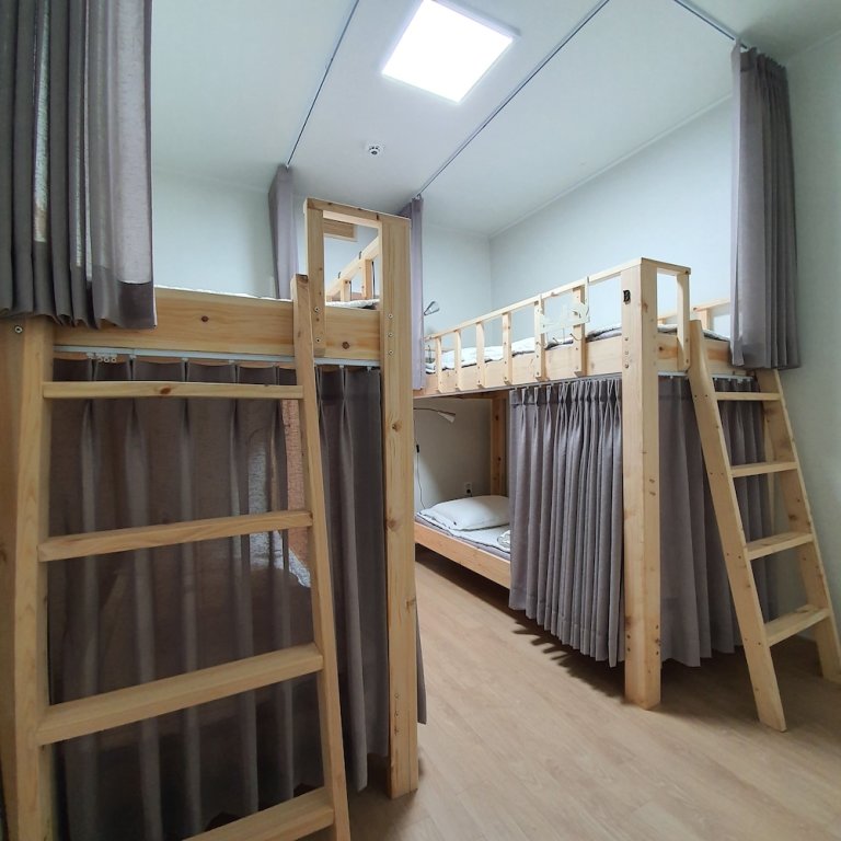 Кровать в общем номере (женский номер) Daegu House