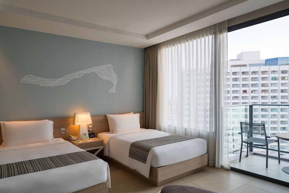 Номер Standard с балконом Holiday Inn Pattaya, an IHG Hotel