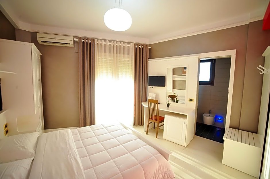 Standard Zimmer mit Meerblick Iliria Internacional Hotel