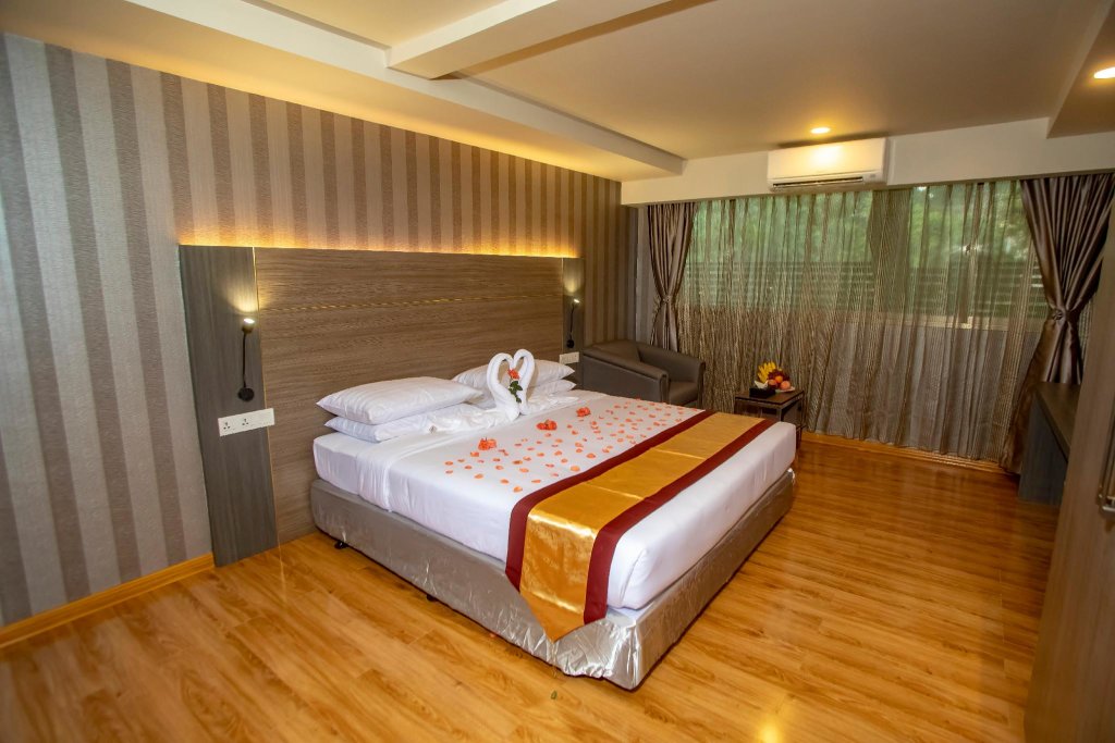 Deluxe room Hotel Grand United - Ahlone Branch