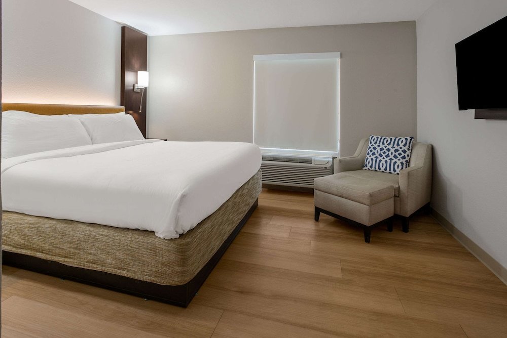 Люкс Comfort Quality Suites Lake Charles Downtown