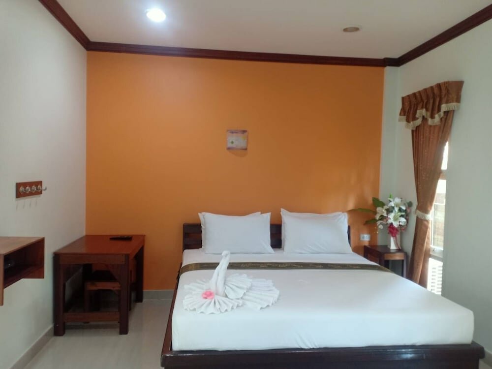 Premier Zimmer Capital O 75415 Nanthachart Riverview Resort