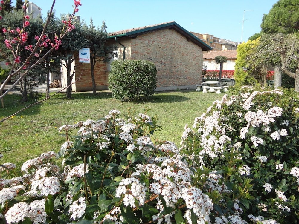 Villa 2 dormitorios con vista al jardín Villa with Private Garden in Porto Santa Margherita