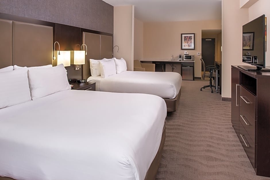 Suite cuádruple Holiday Inn Express & Suites Monroe, an IHG Hotel