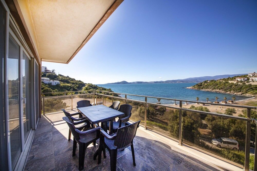 Вилла Lovely Villa with Sea View, Balcony and Terrace in Milas, Bodrum