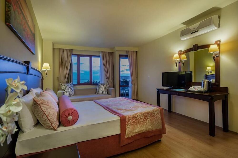 Standard Vierer Familie Zimmer 2 Schlafzimmer mit Balkon und mit Gartenblick Selge Beach Resort & Spa - Halal Ultra All Inclusive