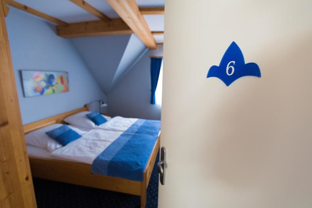 Standard Triple room Hotel Blaue Blume