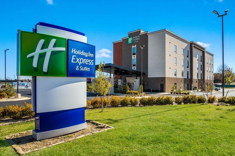 Номер Standard Holiday Inn Express & Suites Tulsa East - Catoosa, an IHG Hotel
