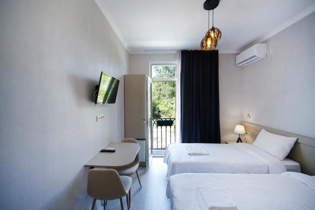 Standard Doppel Zimmer mit Balkon Hotel Sani Kutaisi