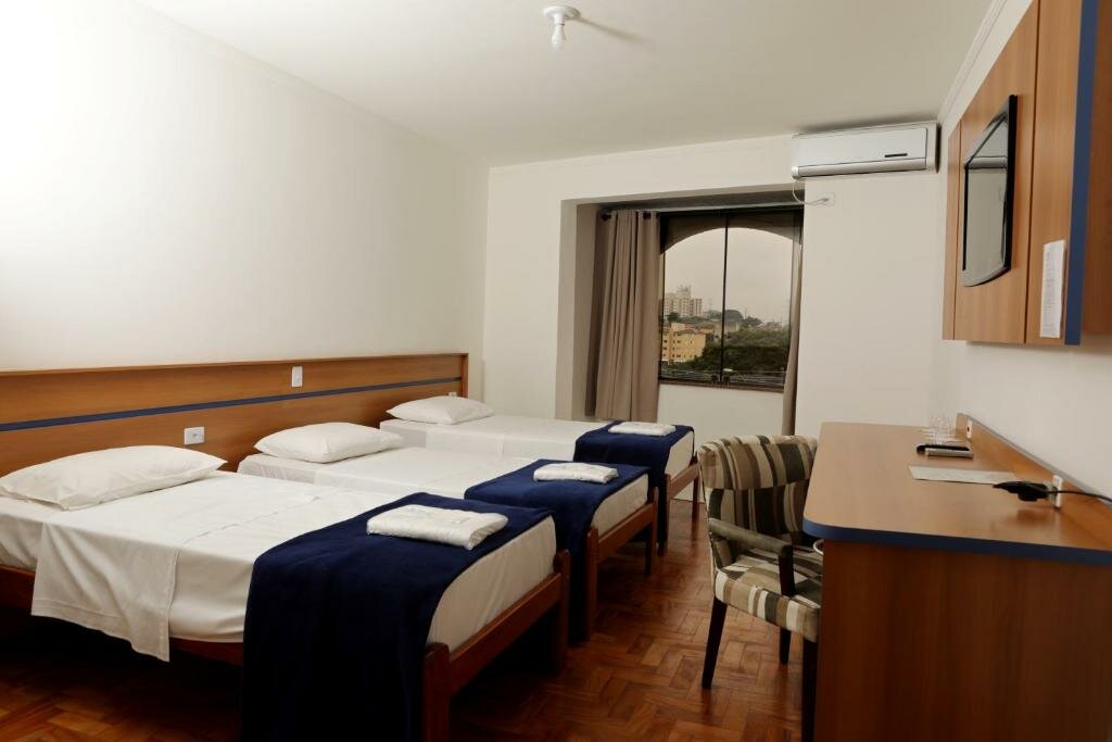 Standard Triple room Modena Hotel