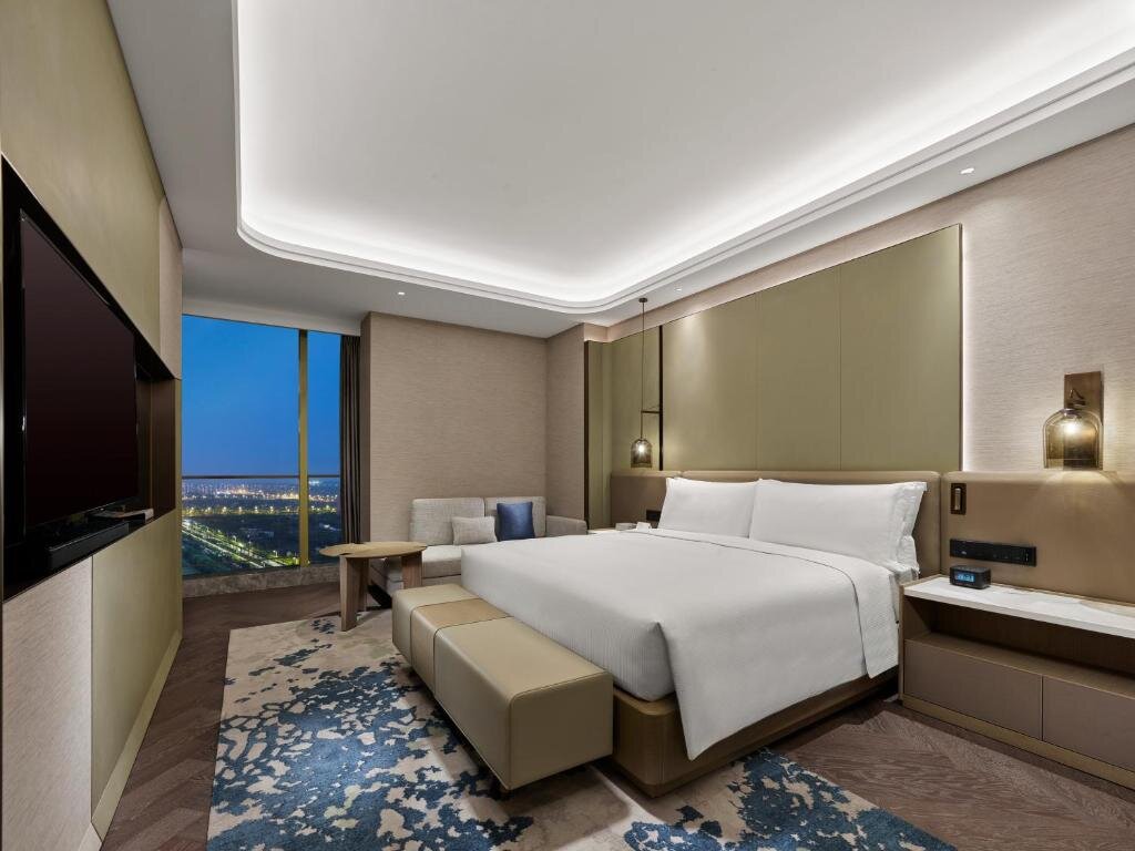 Deluxe double suite DoubleTree by Hilton Qidong, China