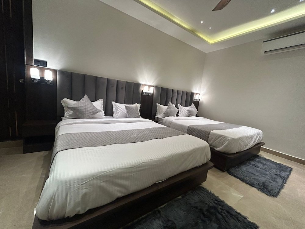 Standard Zimmer Hotel Majestic Grand By MNG Rooms