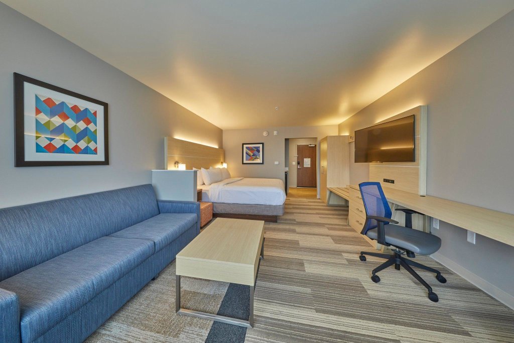 Suite Holiday Inn Express & Suites - Hermiston Downtown, an IHG Hotel