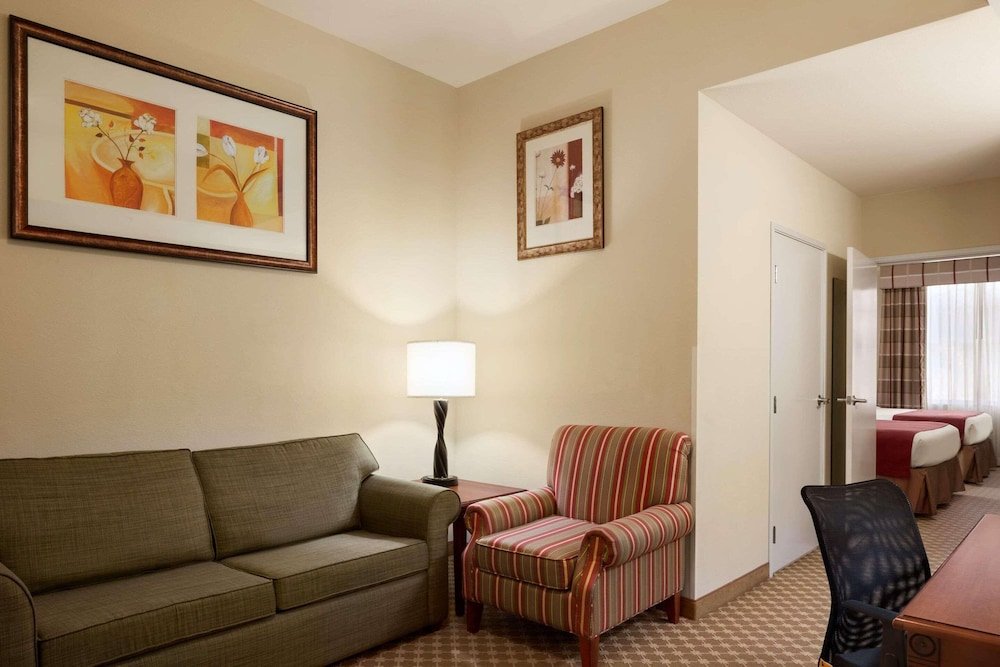 Люкс c 1 комнатой Country Inn & Suites by Radisson, Crestview, FL