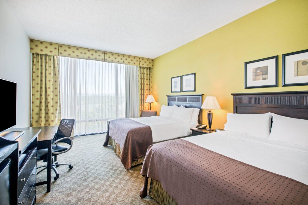 Двухместный номер Standard Holiday Inn Roanoke - Tanglewood Route 419 & I 581, an IHG Hotel
