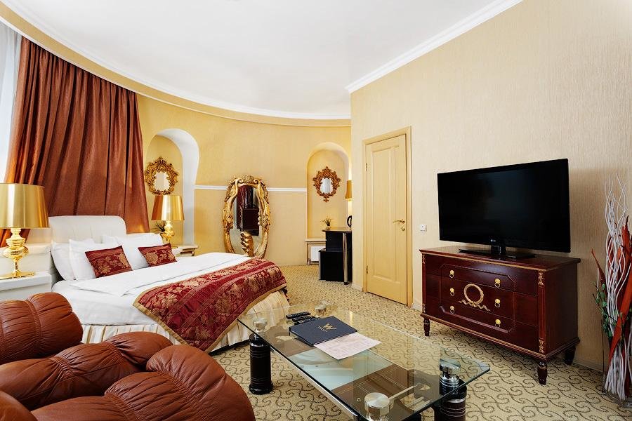 Double Suite Moscow Hilton Salarievo Salyut Hotel & Spa