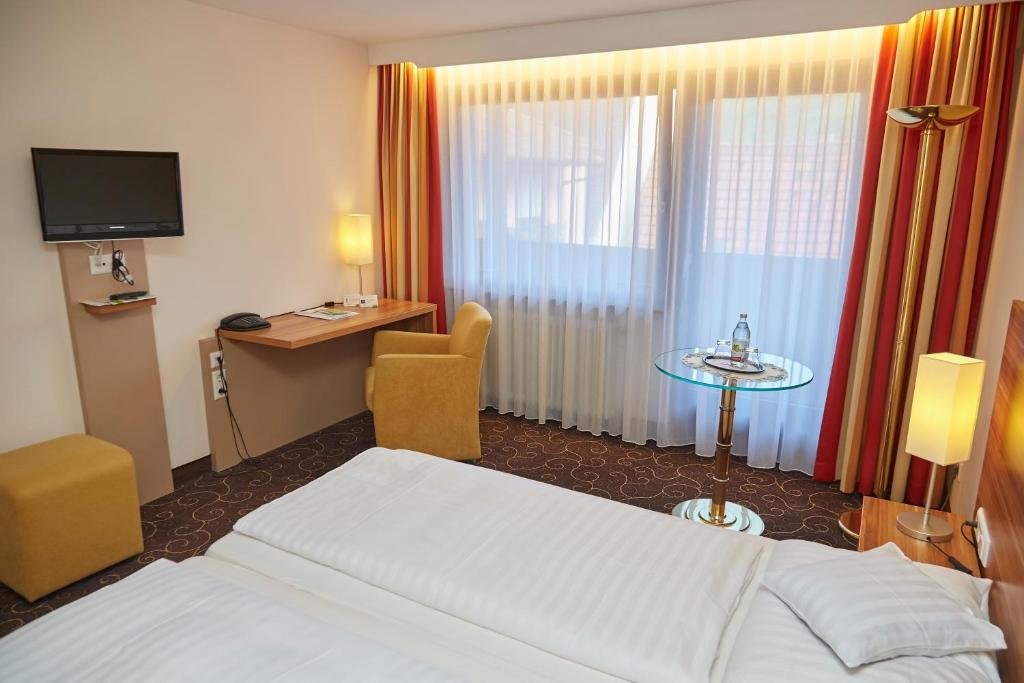 Confort simple chambre Flair Hotel Weinstube Lochner