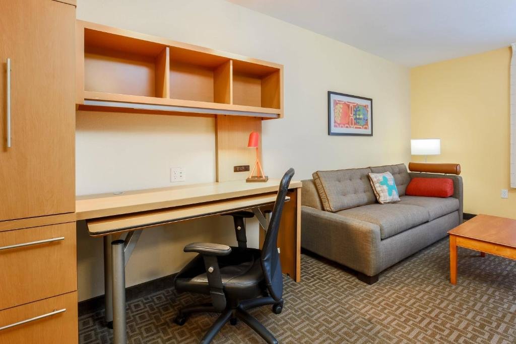 Studio TownePlace Suites by Marriott College Station