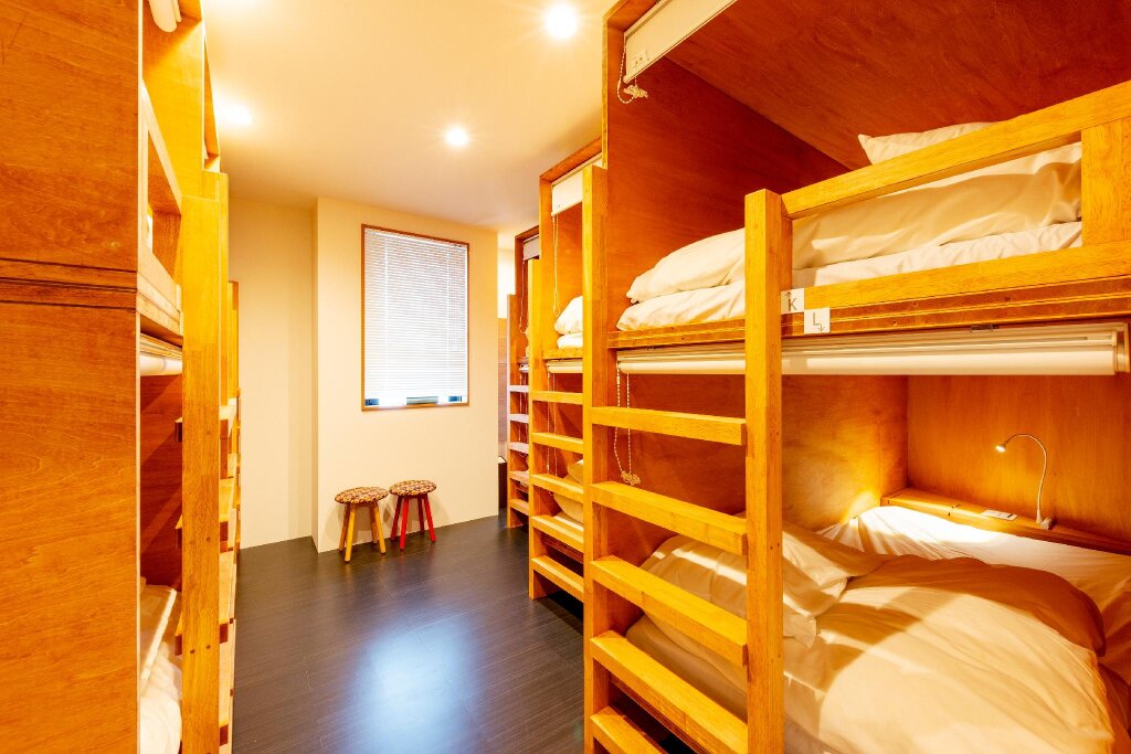 Кровать в общем номере plat hostel keikyu asakusa karin