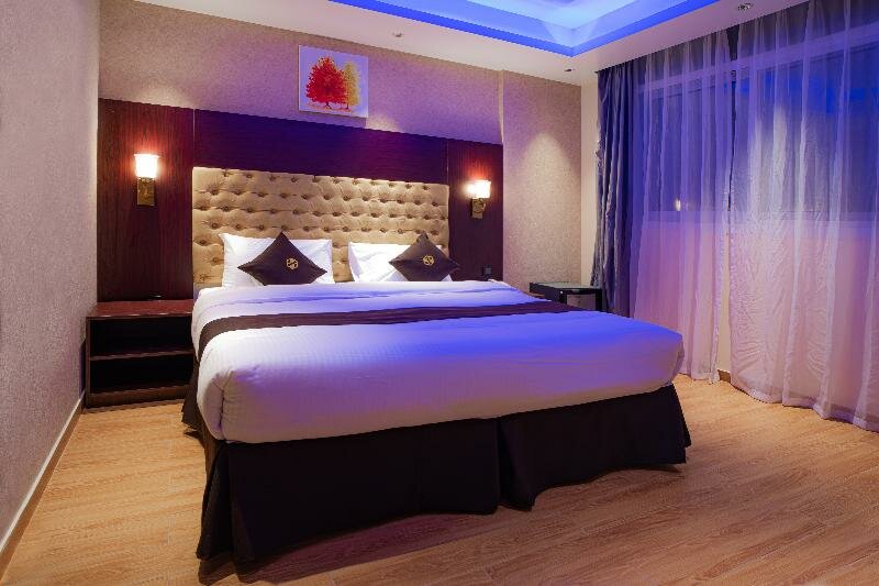 Deluxe room Raha Hotel