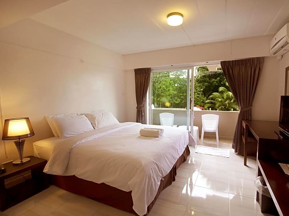 Двухместный номер Comfort с балконом The Farm House Hotel Ranong