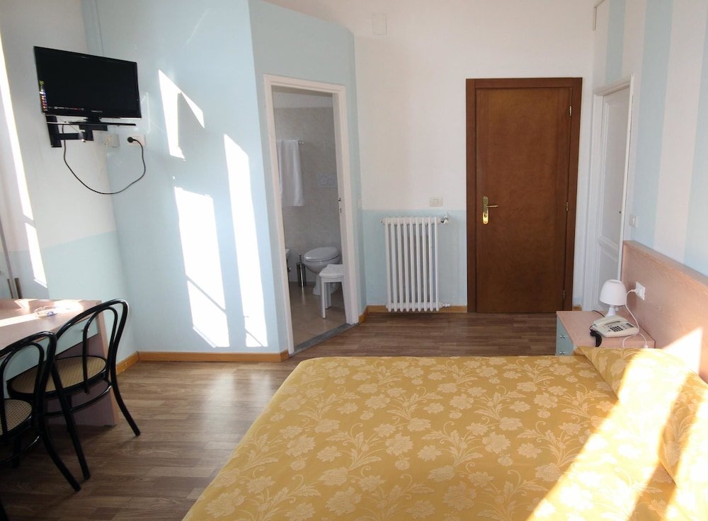 Четырёхместный номер Standard с 2 комнатами Albergo Villa Gradita