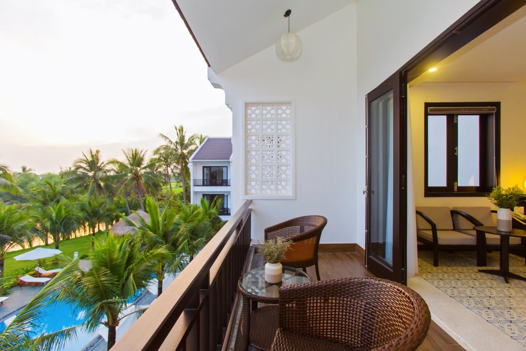 Deluxe Double room with balcony and with river view Hoi An Waterway Resort